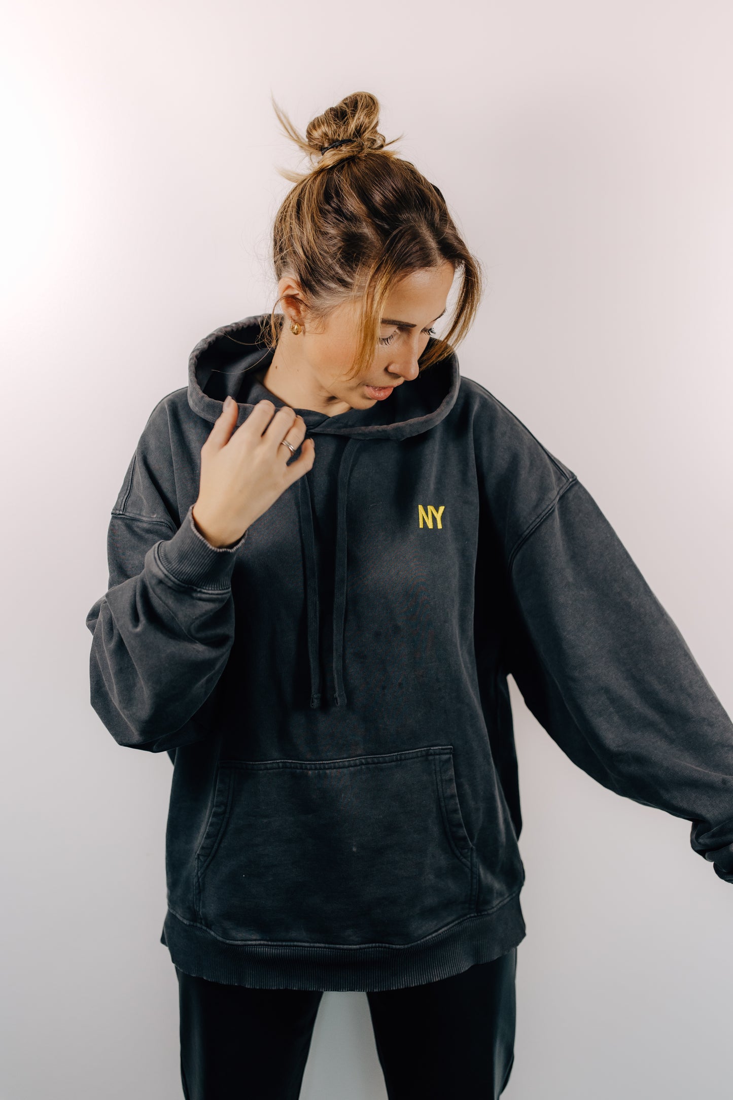 "I left my heart in New York” – Hoodie in dyed black