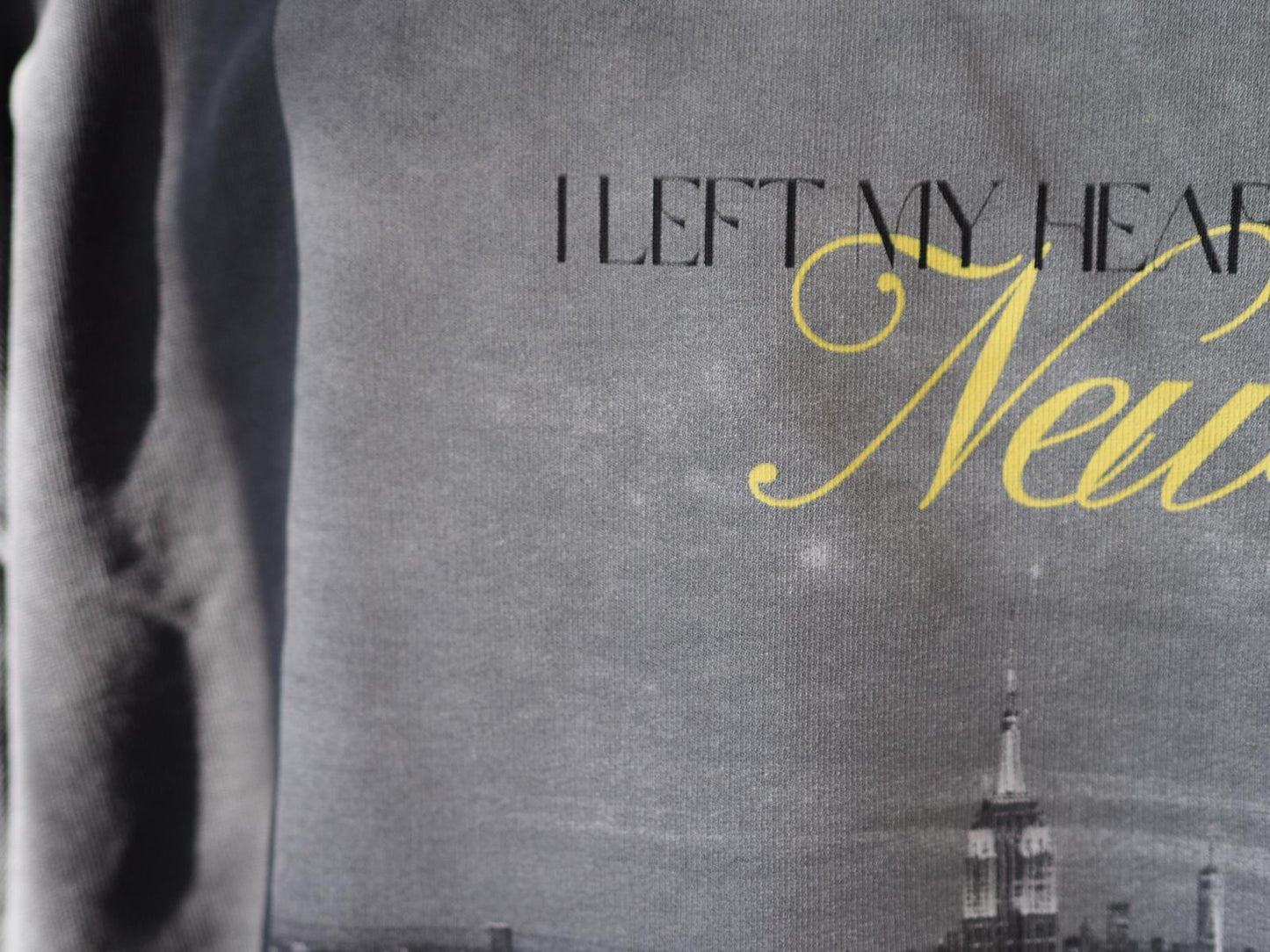 "I left my heart in New York” – Hoodie in dyed black